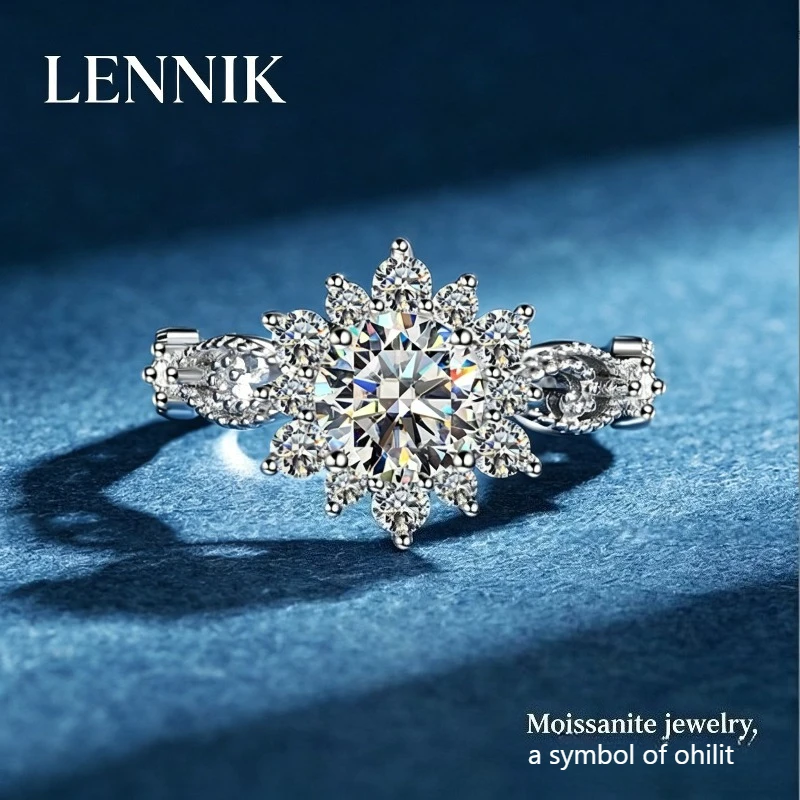 LENNIK Snow Goblin 925 Sterling Silver 1 Carat Moissanite Ring Ladies Ring Wedding Ring
LENNIK Snow Goblin 925 Sterling Silver 1 Carat Moissanite Ring Ladies Ring Wedding Ring