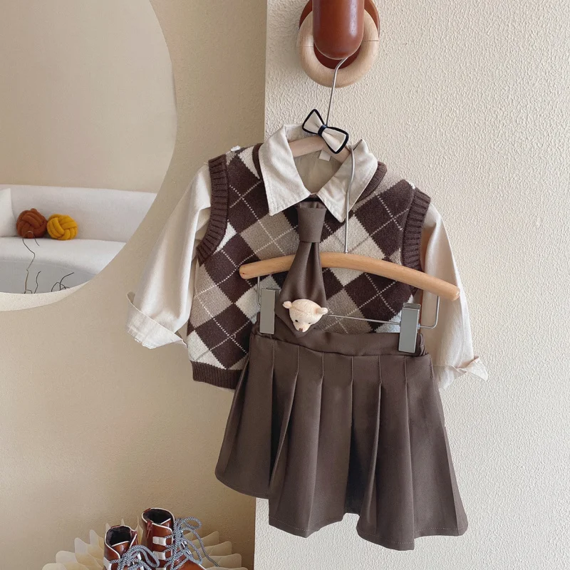 Children's Winter Clothing Suit2024New Boys and Girls College Style Blouse Vest Baby Autumn and Winter Three-Piece Suit Fashion
Children's Winter Clothing Suit2024New Boys and Girls College Style Blouse Vest Baby Autumn and Winter Three-Piece Suit Fashion