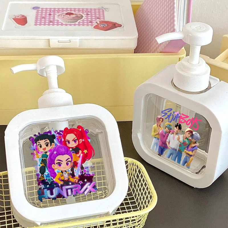 KPop Demon Hunters Transparent Soap Dispensers Refillable Portable Empty Bottle Shower Gel Detergent Dispensing Bottle New
KPop Demon Hunters Transparent Soap Dispensers Refillable Portable Empty Bottle Shower Gel Detergent Dispensing Bottle New
