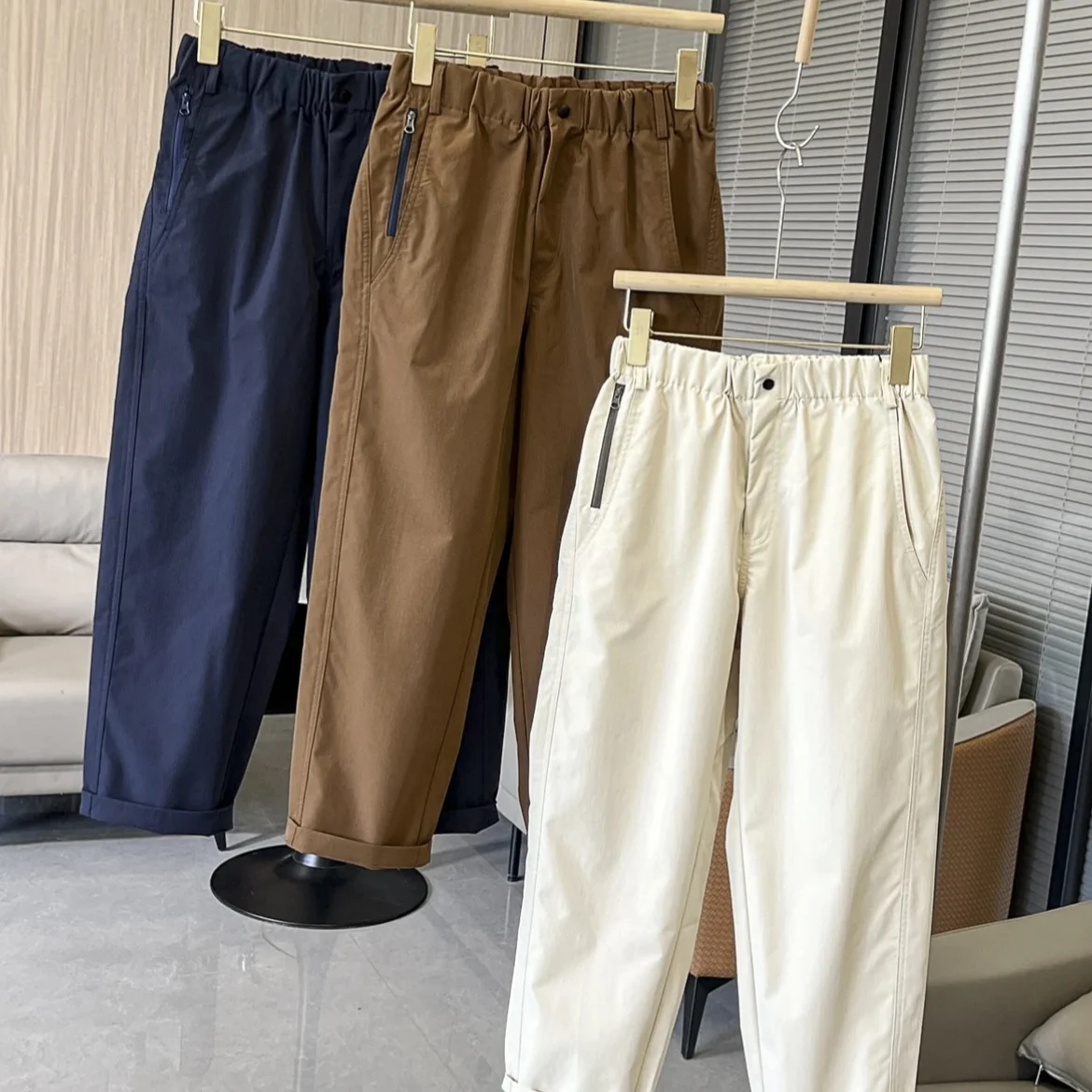 Уличные повседневные свободные мужские и женские прямые брюки для похудения, универсальные модные тихие износостойкие дышащие длинные брюки
Уличные повседневные свободные мужские и женские прямые брюки для похудения, универсальные модные тихие износостойкие дышащие длинные брюки