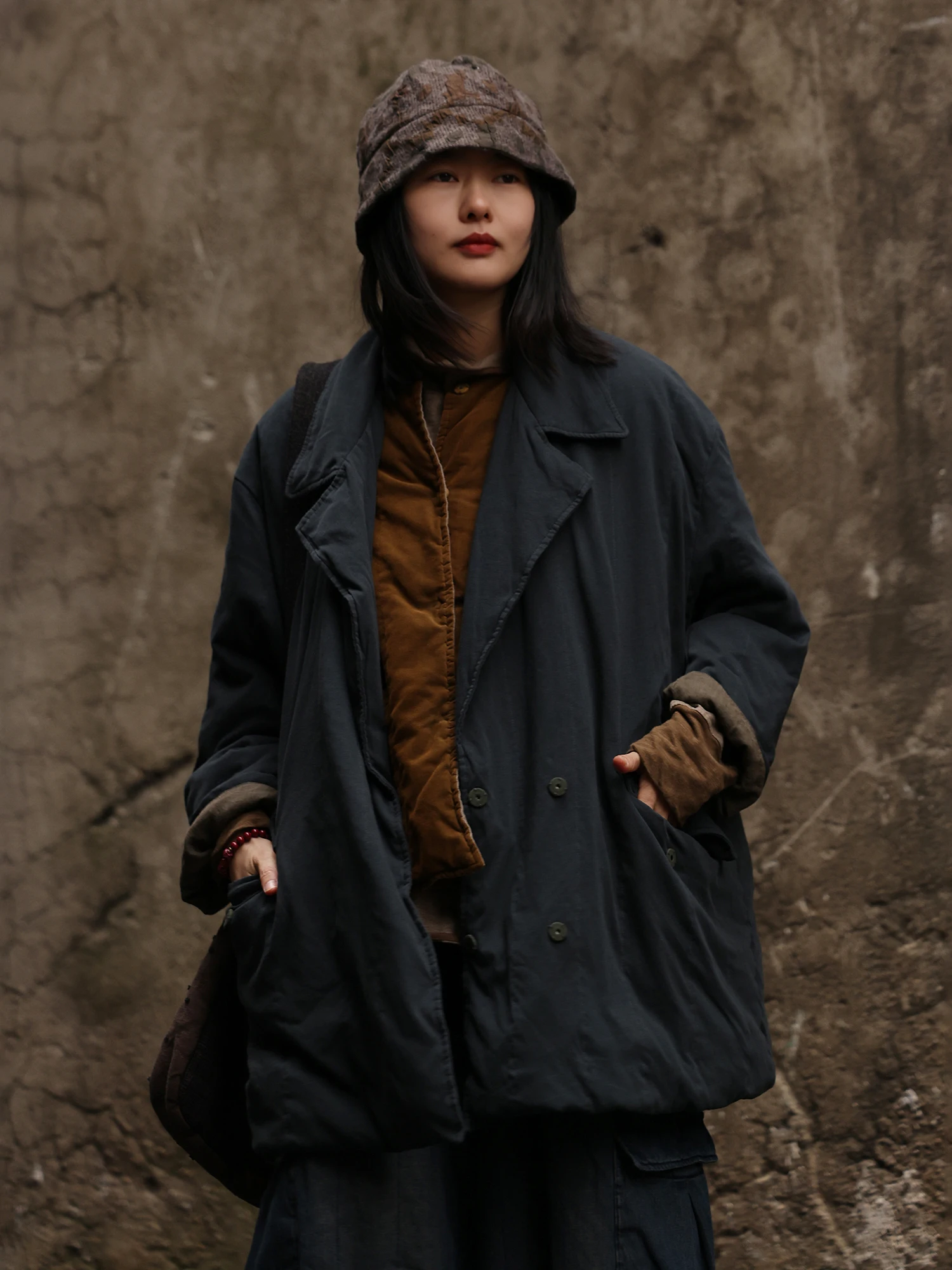 PengPengHome 38993 Cotton Linen Artistic Suit Collar Jaet Thiened Long Sve Mid-Length Single Button Closure Pure Color
PengPengHome 38993 Cotton Linen Artistic Suit Collar Jaet Thiened Long Sve Mid-Length Single Button Closure Pure Color