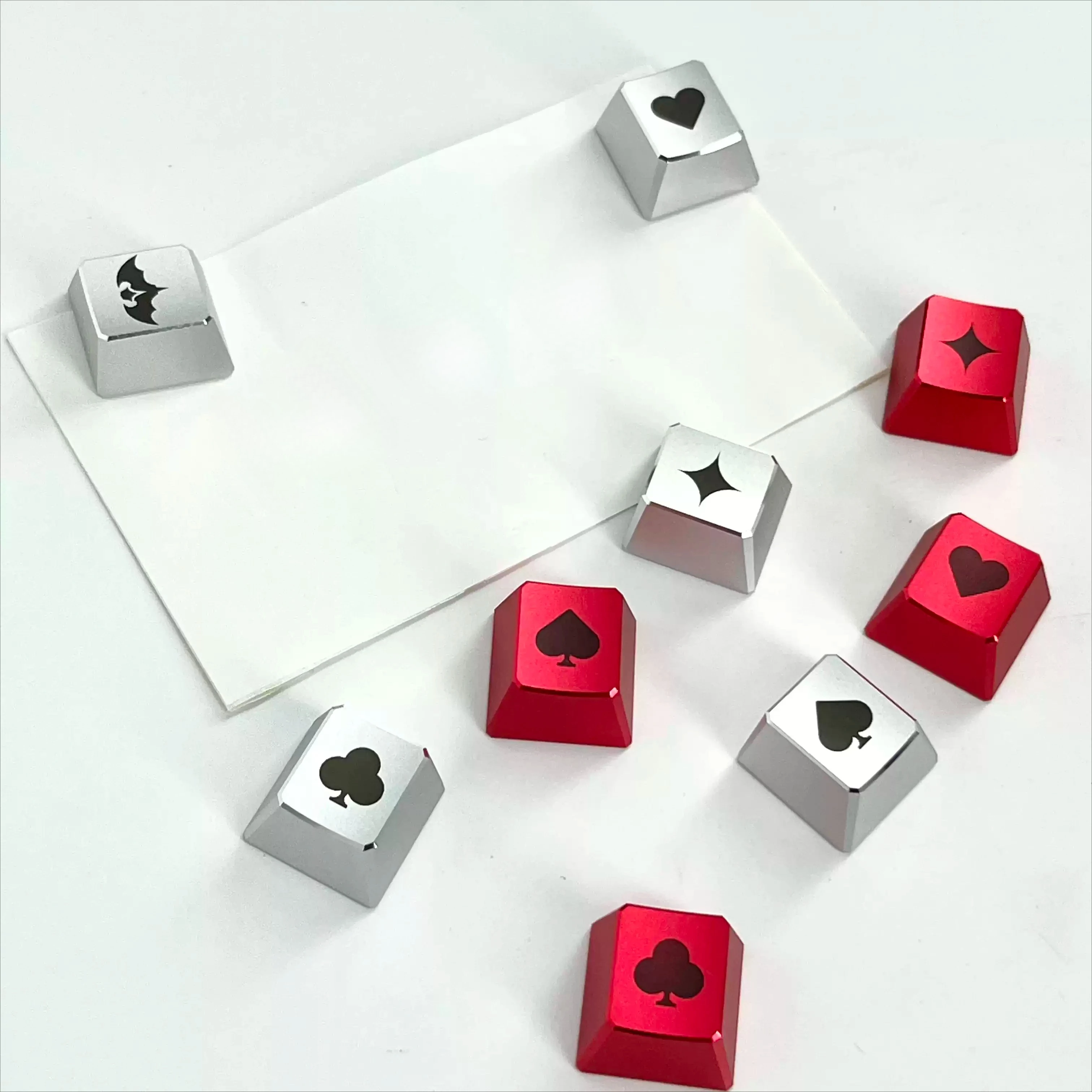 Poker Theme Aluminum Keycaps 4 Suits HL Series Original Height High Light Laser Etched Spade Heart Club Diamond
Poker Theme Aluminum Keycaps 4 Suits HL Series Original Height High Light Laser Etched Spade Heart Club Diamond
