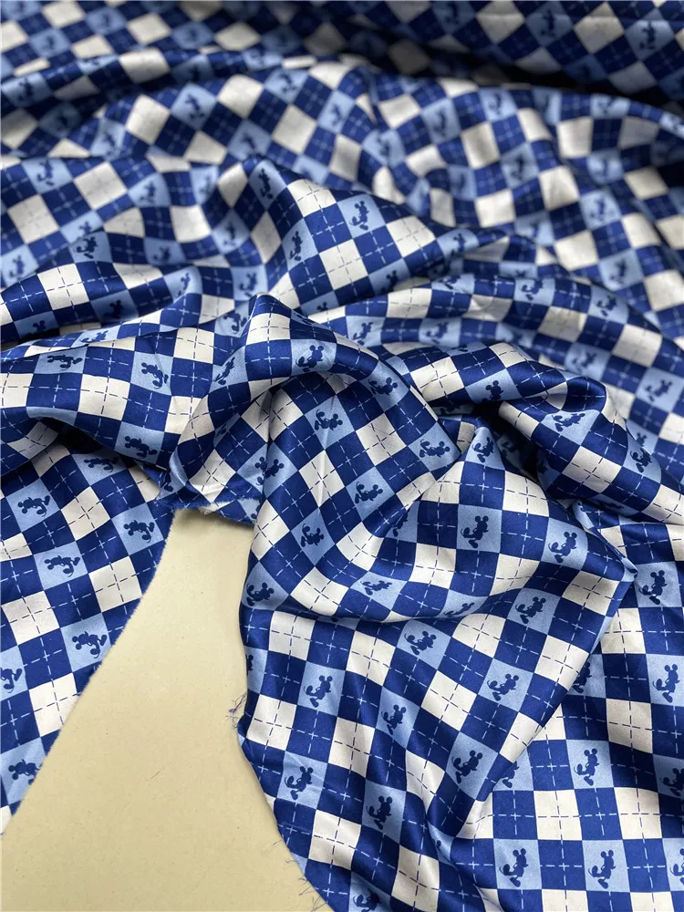 Микки синий плед 19 мм шелковая ткань 100% тутовый шелк, высококачественная ткань для одежды
Микки синий плед 19 мм шелковая ткань 100% тутовый шелк, высококачественная ткань для одежды