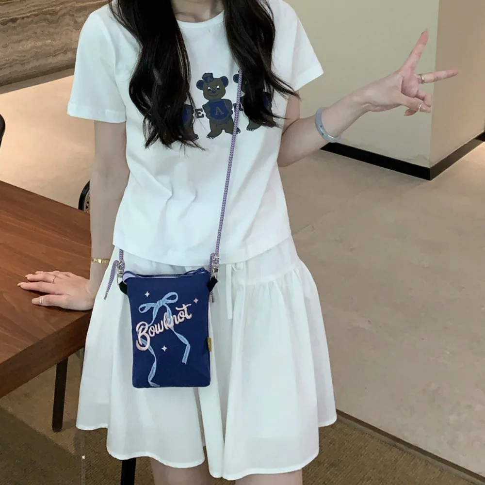 Sweet Bowknot Embroidery Shoulder Bag Zipper Denim Y2K Mobile Phone Bag Korean Style Storage Bag Crossbody Phone Bag Girls
Sweet Bowknot Embroidery Shoulder Bag Zipper Denim Y2K Mobile Phone Bag Korean Style Storage Bag Crossbody Phone Bag Girls