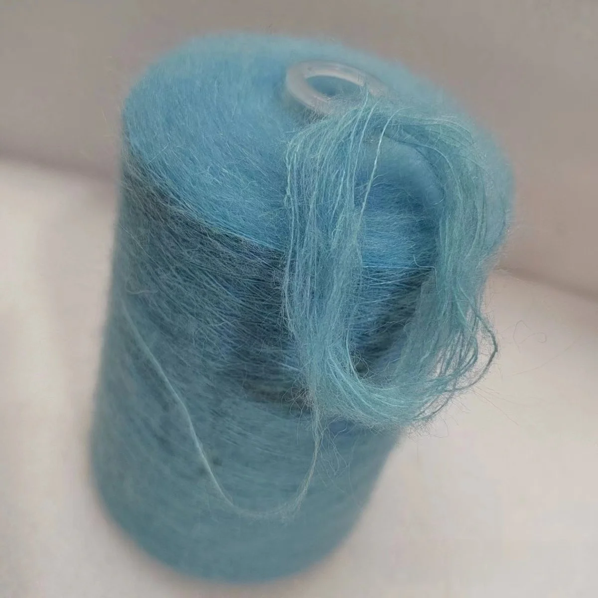 High Proportion 3-Ply Fine Core Wool Sea Wool Soft Not Scratchy Hand Knitted Clothing Scarf Yarn Price per Pound
High Proportion 3-Ply Fine Core Wool Sea Wool Soft Not Scratchy Hand Knitted Clothing Scarf Yarn Price per Pound