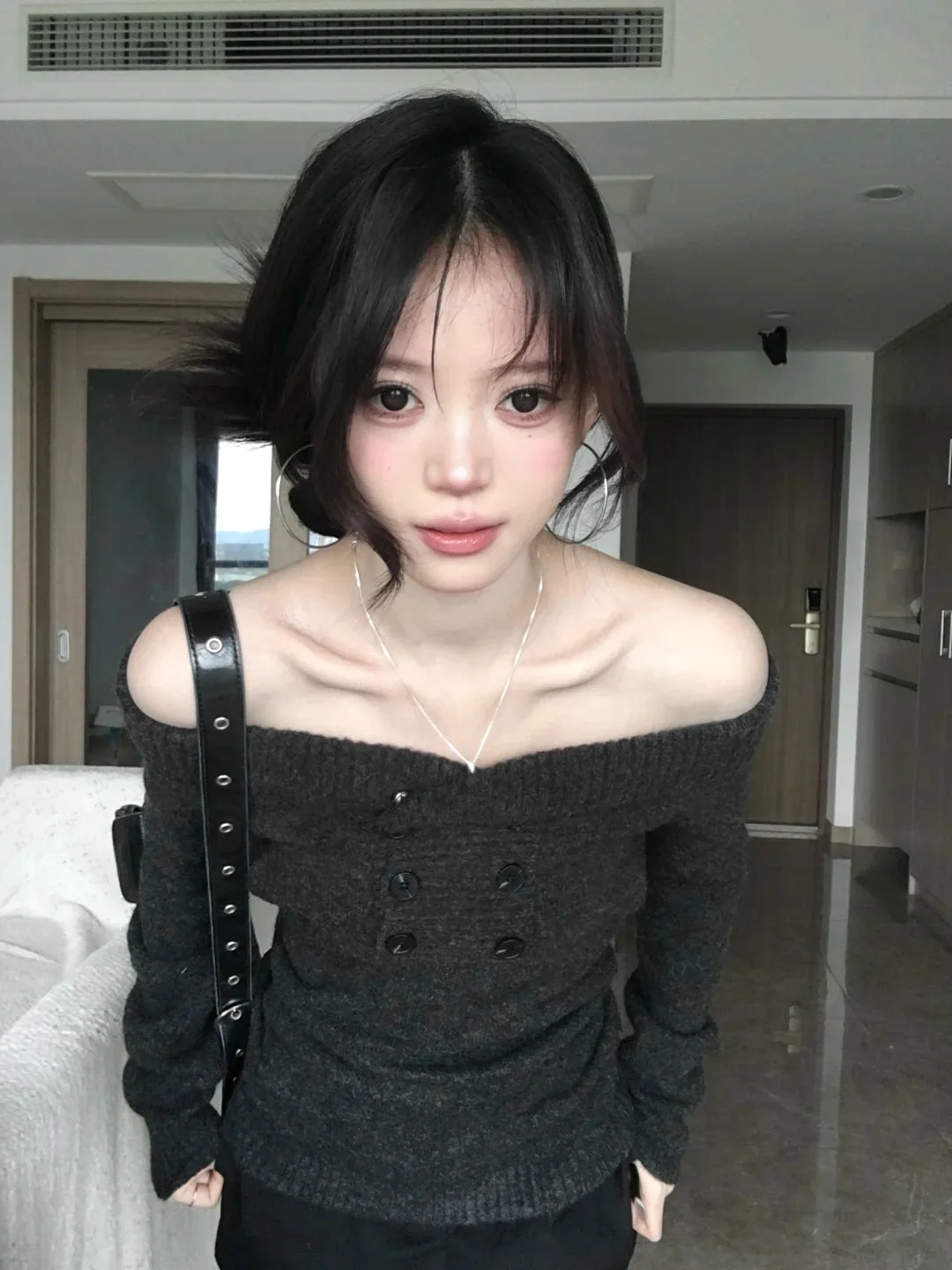 Korean Style Beautiful One Shoulder Button Knitted Sweater Women's Autumn Winter Slimming Sexy Pure Desire Super Good Looking...
Korean Style Beautiful One Shoulder Button Knitted Sweater Women's Autumn Winter Slimming Sexy Pure Desire Super Good Looking...