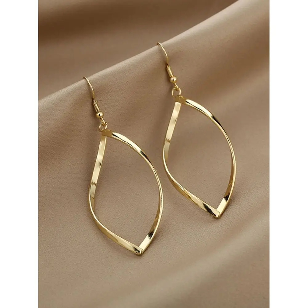 Personalized Spiral Curved Wave Line Statement Earrings With Unique Design
Personalized Spiral Curved Wave Line Statement Earrings With Unique Design