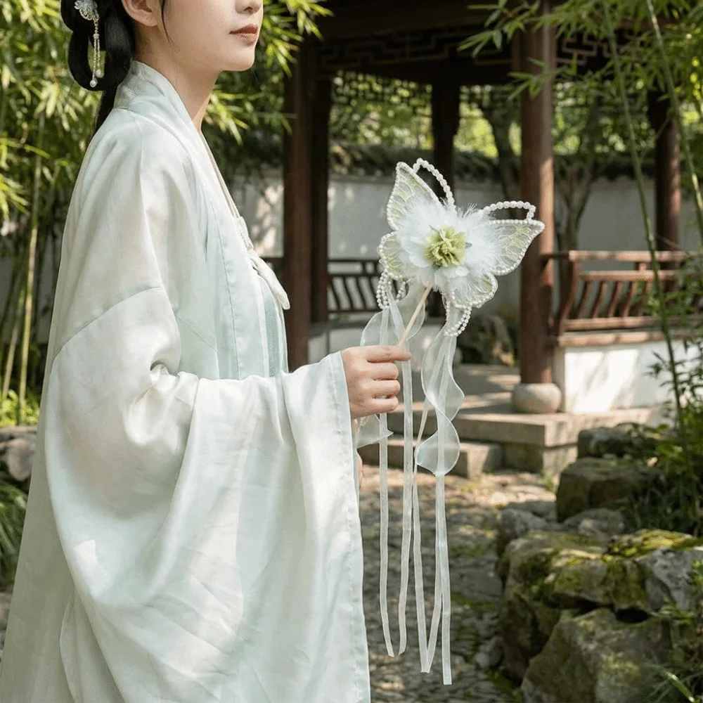 Chinese Style Retro Butterfly Fan Fluffy Ancient Embroidery Fan Traditional Decorative Silk Flower Fan Ancient Style Performance
Chinese Style Retro Butterfly Fan Fluffy Ancient Embroidery Fan Traditional Decorative Silk Flower Fan Ancient Style Performance