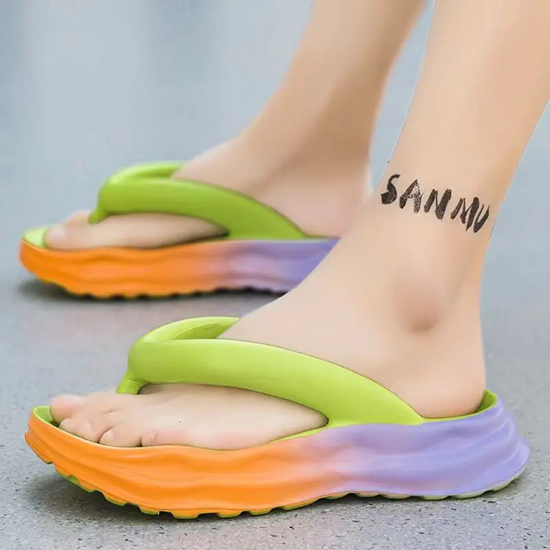 Men's Summer Flip-flops High Quality Fashion Color Matching Comfortable Lightweight Non-slip Wear-resistant Beach Sandals
Men's Summer Flip-flops High Quality Fashion Color Matching Comfortable Lightweight Non-slip Wear-resistant Beach Sandals