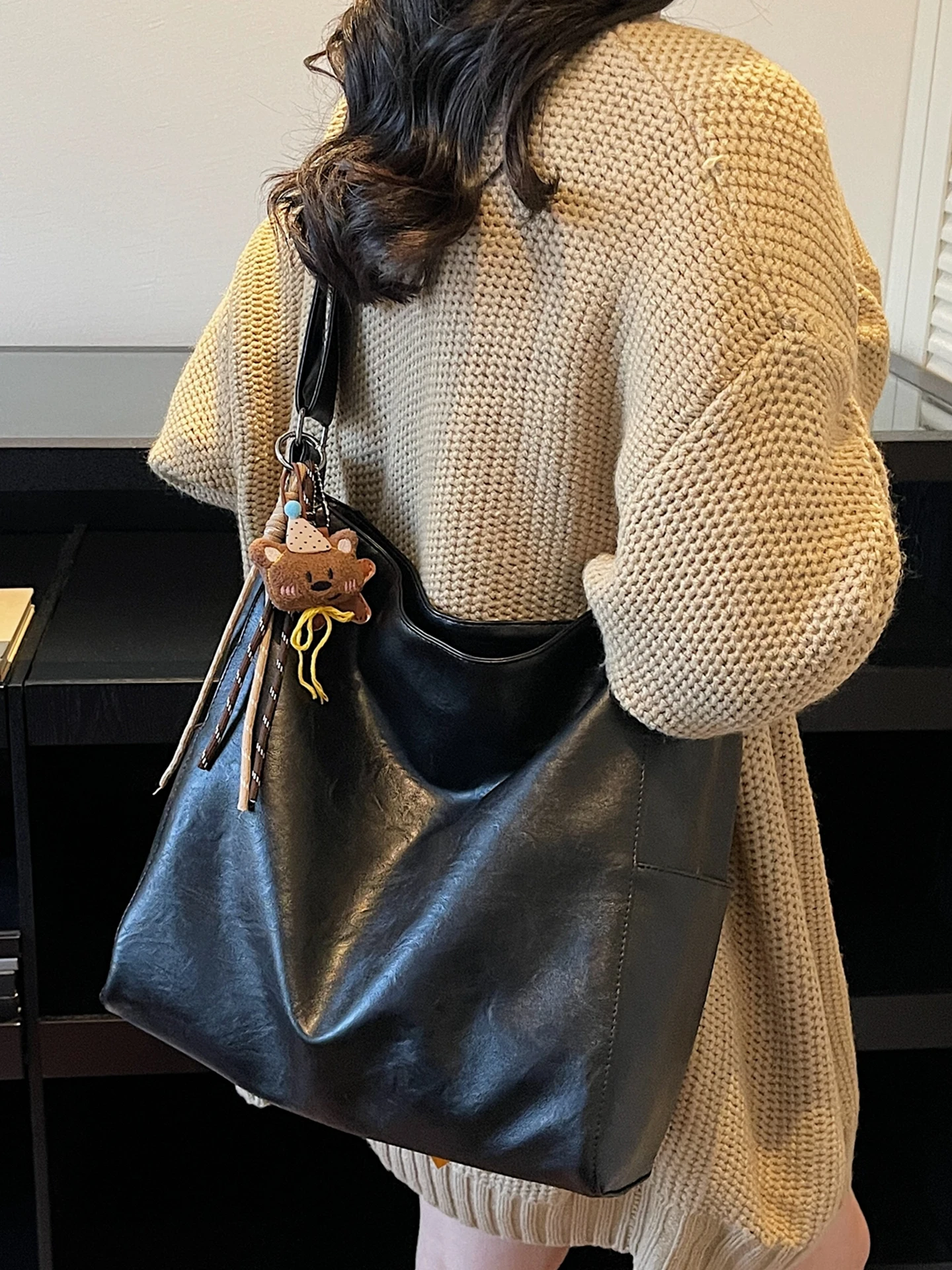 Large Capaci Commuter Bag Simple Slant Crossbody Bag Faionable All-Match Single oulder Bag for Work And Travel
Large Capaci Commuter Bag Simple Slant Crossbody Bag Faionable All-Match Single oulder Bag for Work And Travel