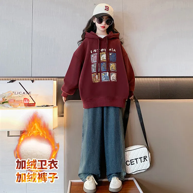 Girls' fleece Winter 2025 new style medium and large children's clothing one-piece fleece thickened hooded pull-over winter wear
Girls' fleece Winter 2025 new style medium and large children's clothing one-piece fleece thickened hooded pull-over winter wear