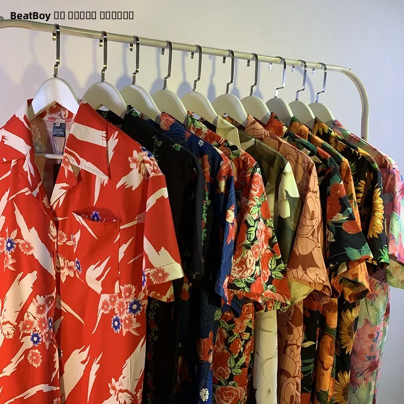 Oure Red Hibiscus Flower Men's Short Sleeve Shirt Summer Hawaiian Style Loose Fit Printed Youth Fashion Beachwear
Oure Red Hibiscus Flower Men's Short Sleeve Shirt Summer Hawaiian Style Loose Fit Printed Youth Fashion Beachwear