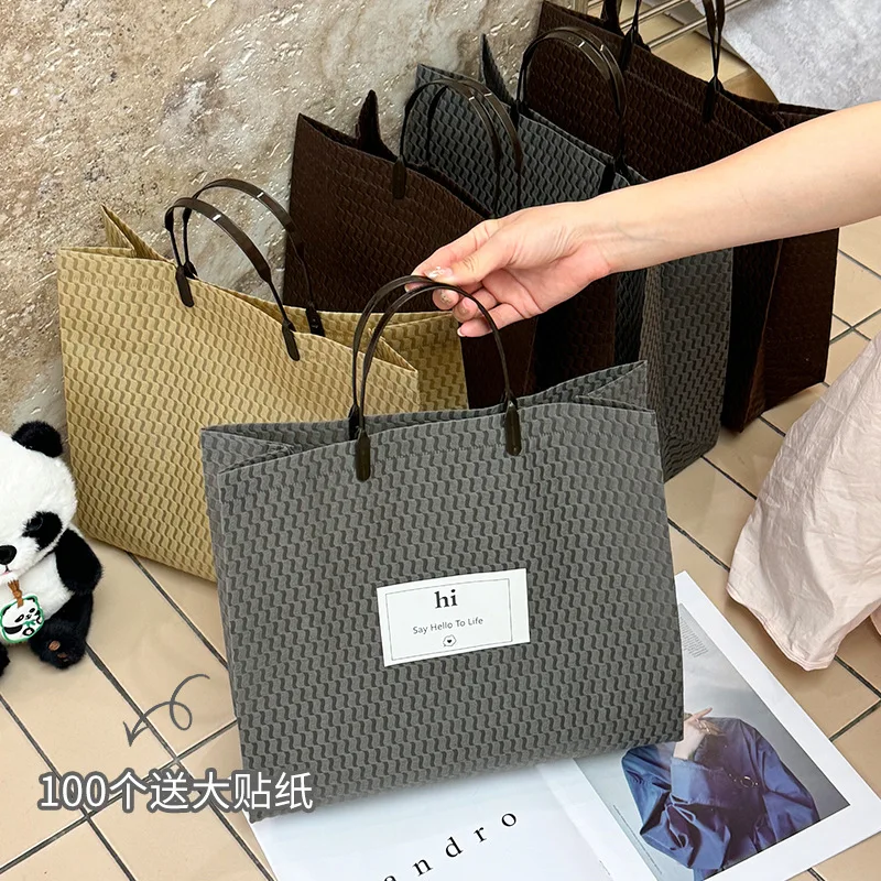 Custom Simple Thickened Non-Woven Fabric Bag Handbag High-End Clothing Store Large Capacity Packaging Bag Shopping Bag Bag
Custom Simple Thickened Non-Woven Fabric Bag Handbag High-End Clothing Store Large Capacity Packaging Bag Shopping Bag Bag
