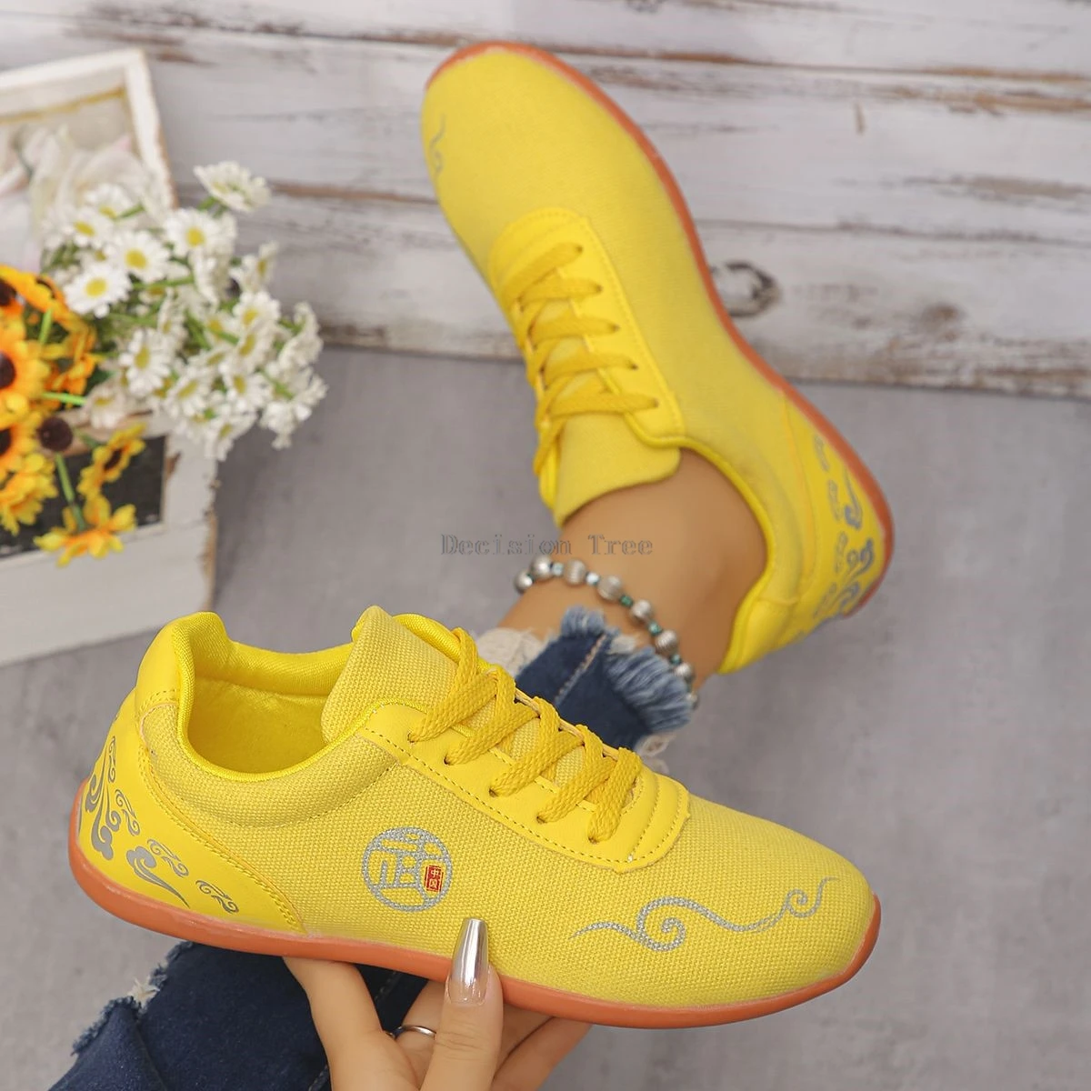 2025 men's martial arts tai chi breathable ox tendon canvas shoes spring and autumn tai chi practice sports shoes for training
2025 men's martial arts tai chi breathable ox tendon canvas shoes spring and autumn tai chi practice sports shoes for training