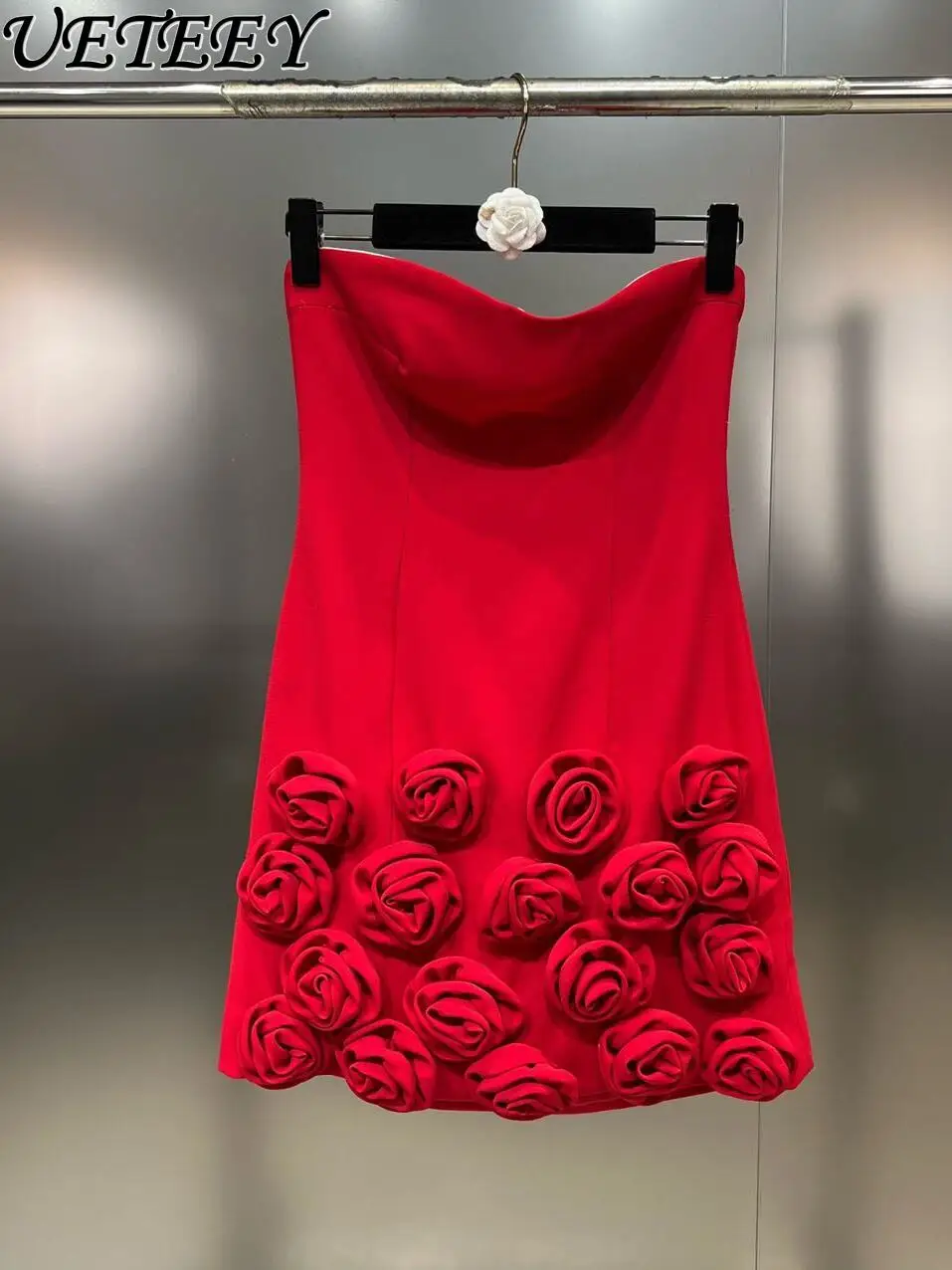Spring and Summer 3D Rose Heavy-Duty Decoration Off-Shoulder Banquet Dress Waist-Tight Temperament Woman Strapless Dresses
Spring and Summer 3D Rose Heavy-Duty Decoration Off-Shoulder Banquet Dress Waist-Tight Temperament Woman Strapless Dresses