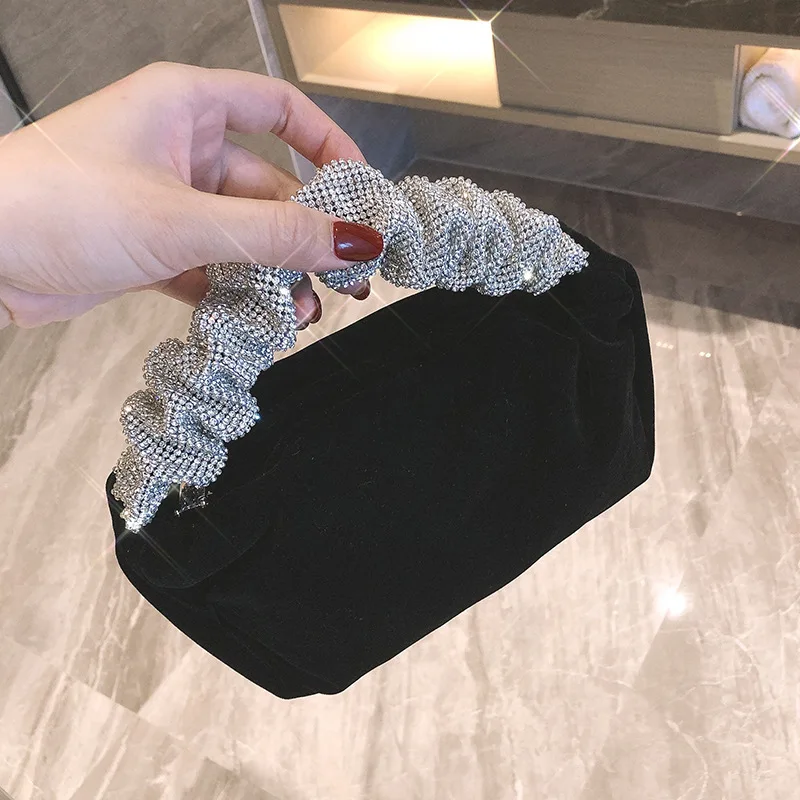Rhinestone Top Handle Bag for Women, Black Sparkling Evening Clutch, Trendy Mini Handbag for Party Banquet and Formal Events
Rhinestone Top Handle Bag for Women, Black Sparkling Evening Clutch, Trendy Mini Handbag for Party Banquet and Formal Events