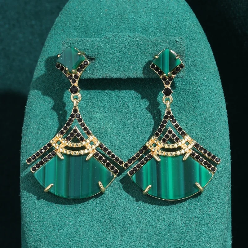 Vintage Malachite Sector Drop Earrings Luxury Antique Art Deco Gold Color Jewelry For Women Brand High Quality Gift 2026 New
Vintage Malachite Sector Drop Earrings Luxury Antique Art Deco Gold Color Jewelry For Women Brand High Quality Gift 2026 New