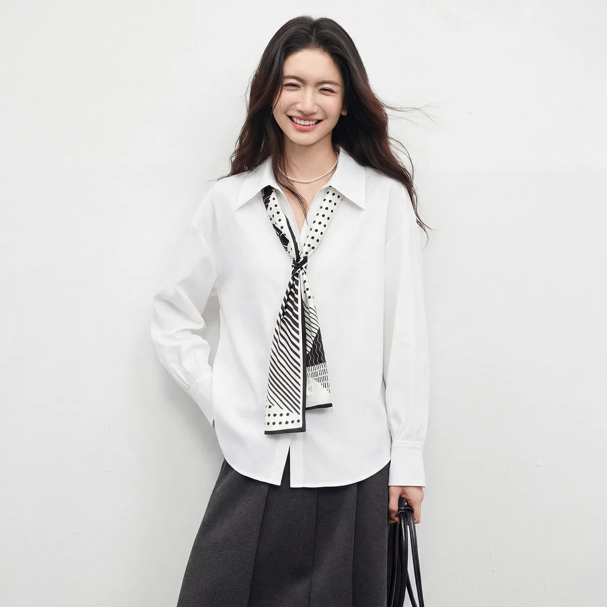 SENTUBILA Women White Plain Long Sleeve Shirt 2026 Spring New V Neck Button Up Blouse Loose Fit Casual Office Top 161CB6453X
SENTUBILA Women White Plain Long Sleeve Shirt 2026 Spring New V Neck Button Up Blouse Loose Fit Casual Office Top 161CB6453X