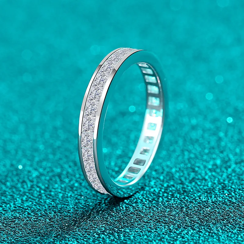 Elegant PT950 Platinum Full Moissanite Ring for Women, Set with Square Diamond Row Ring, Exquisite Daily Versatile Jewelry
Elegant PT950 Platinum Full Moissanite Ring for Women, Set with Square Diamond Row Ring, Exquisite Daily Versatile Jewelry