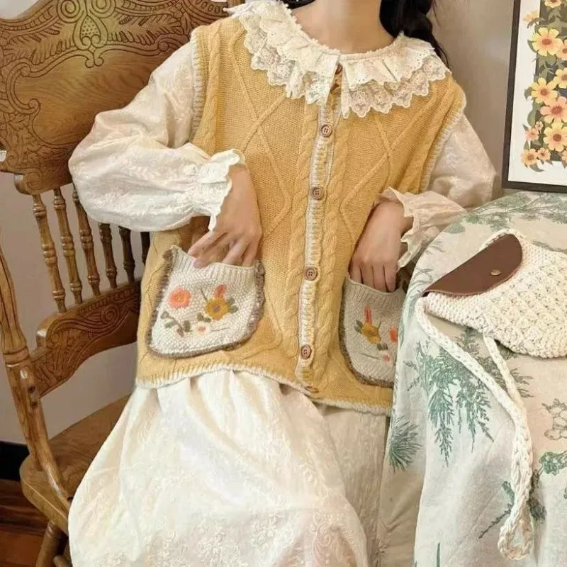 Вязаный жилет с литературной вышивкой в стиле ретро, жилет контрастного цвета, женский свободный и универсальный свитер, жилет, топ
Вязаный жилет с литературной вышивкой в стиле ретро, жилет контрастного цвета, женский свободный и универсальный свитер, жилет, топ