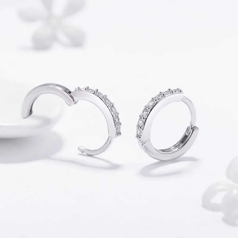 100% 925 Sterling Silver Zircon Geometric Earrings for Women Girl Simple Fashion Round Design Jewelry Party Gift Dropshipping
100% 925 Sterling Silver Zircon Geometric Earrings for Women Girl Simple Fashion Round Design Jewelry Party Gift Dropshipping