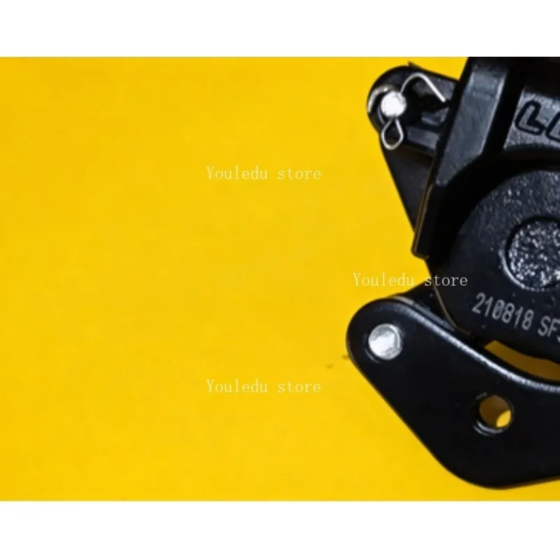 Подходит для модели электромобиля Suke CU123s, с передним тормозным насосом и задним дисковым тормозным насосом.
Подходит для модели электромобиля Suke CU123s, с передним тормозным насосом и задним дисковым тормозным насосом.