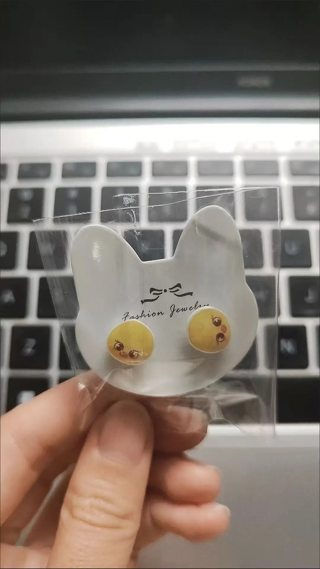 Горячая распродажа: Серьги Kpop Stray Kids SKZOO из серебра 925 пробы, гипоаллергенные, милые, в мультяшном стиле, для фанатов.
Горячая распродажа: Серьги Kpop Stray Kids SKZOO из серебра 925 пробы, гипоаллергенные, милые, в мультяшном стиле, для фанатов.