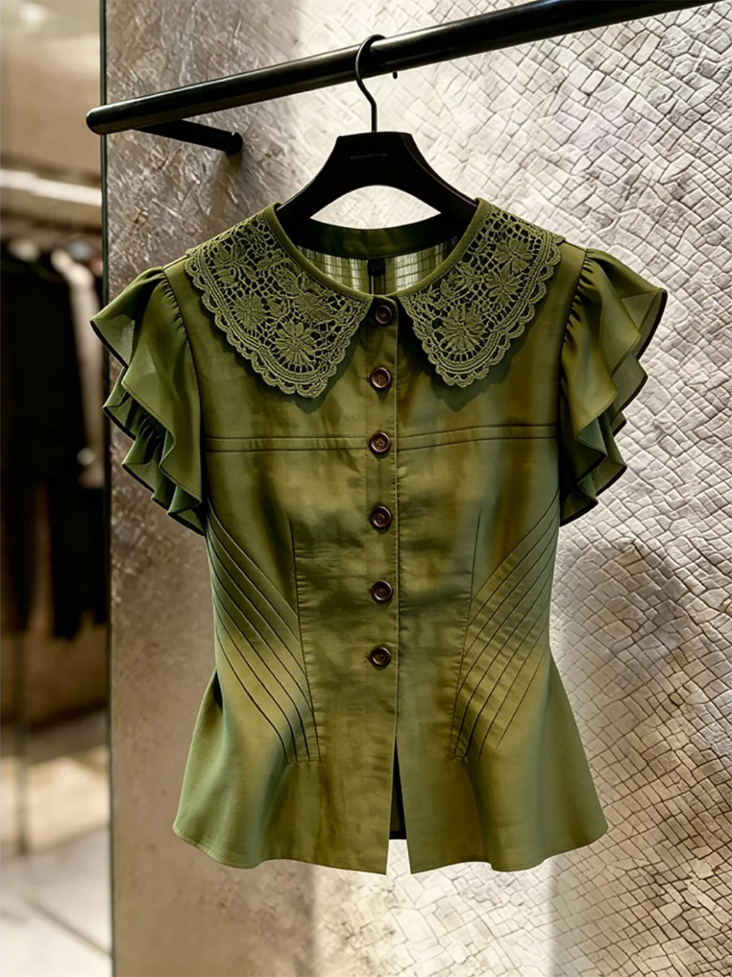 Summer 2026 Green Lace Trimmed Bell Sleeve Shirt Slimming High Waist Design Elegant Top for Young Women Chinese Fashion
Summer 2026 Green Lace Trimmed Bell Sleeve Shirt Slimming High Waist Design Elegant Top for Young Women Chinese Fashion
