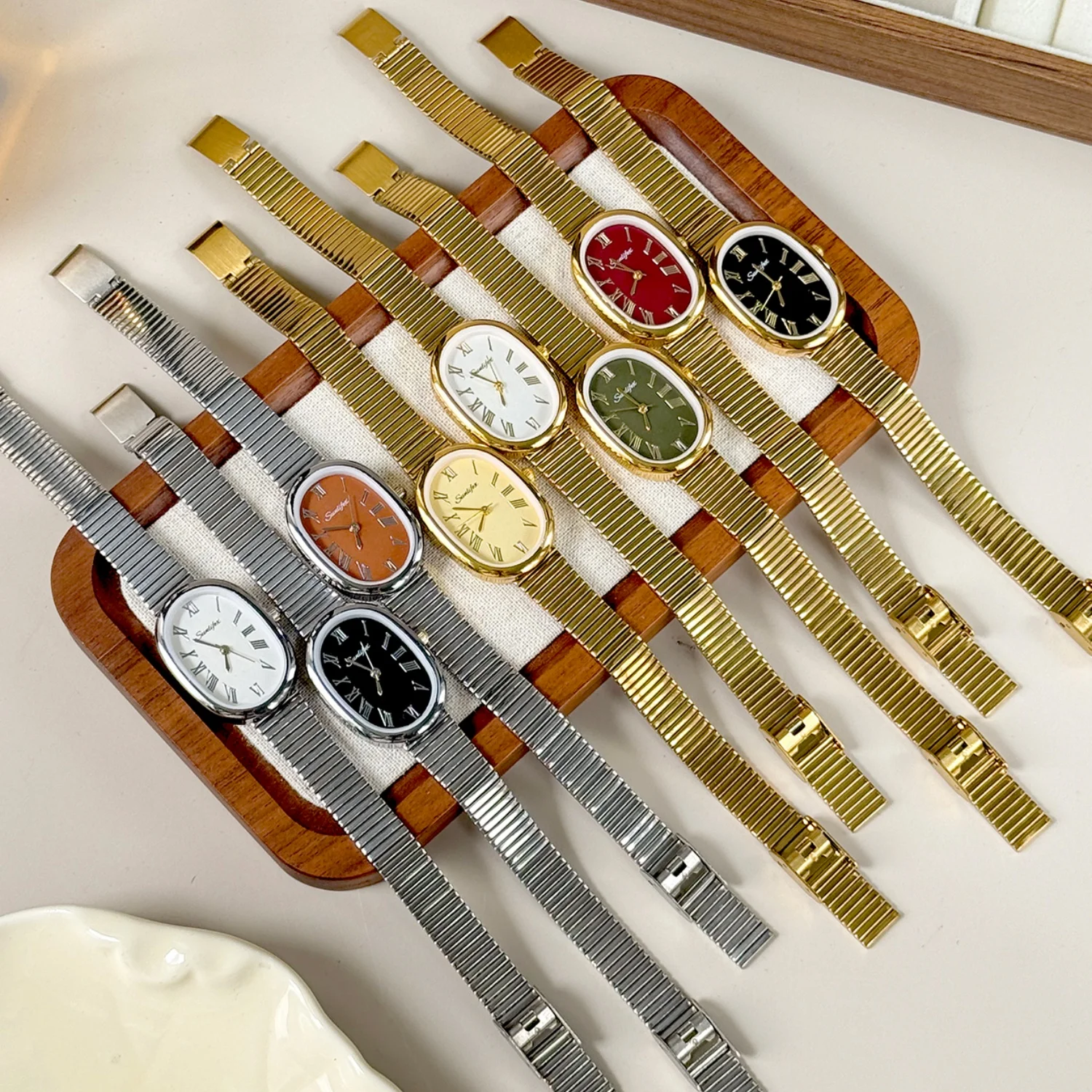 SUNLIFEX Vintage Oval Quartz Women Watch Elegant Gold Bracelet Wristwatches Ladies Dress Watches Gift Clock relogio feminino
SUNLIFEX Vintage Oval Quartz Women Watch Elegant Gold Bracelet Wristwatches Ladies Dress Watches Gift Clock relogio feminino