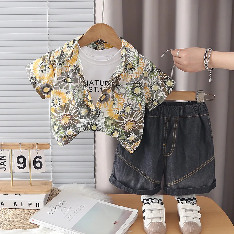 Toddler Boys 3PCS Sunflower Print Short Sleeve Shirt + T-shirts + Denim Shorts Set Casual Summer Outfit for Daily Party Vacation
Toddler Boys 3PCS Sunflower Print Short Sleeve Shirt + T-shirts + Denim Shorts Set Casual Summer Outfit for Daily Party Vacation