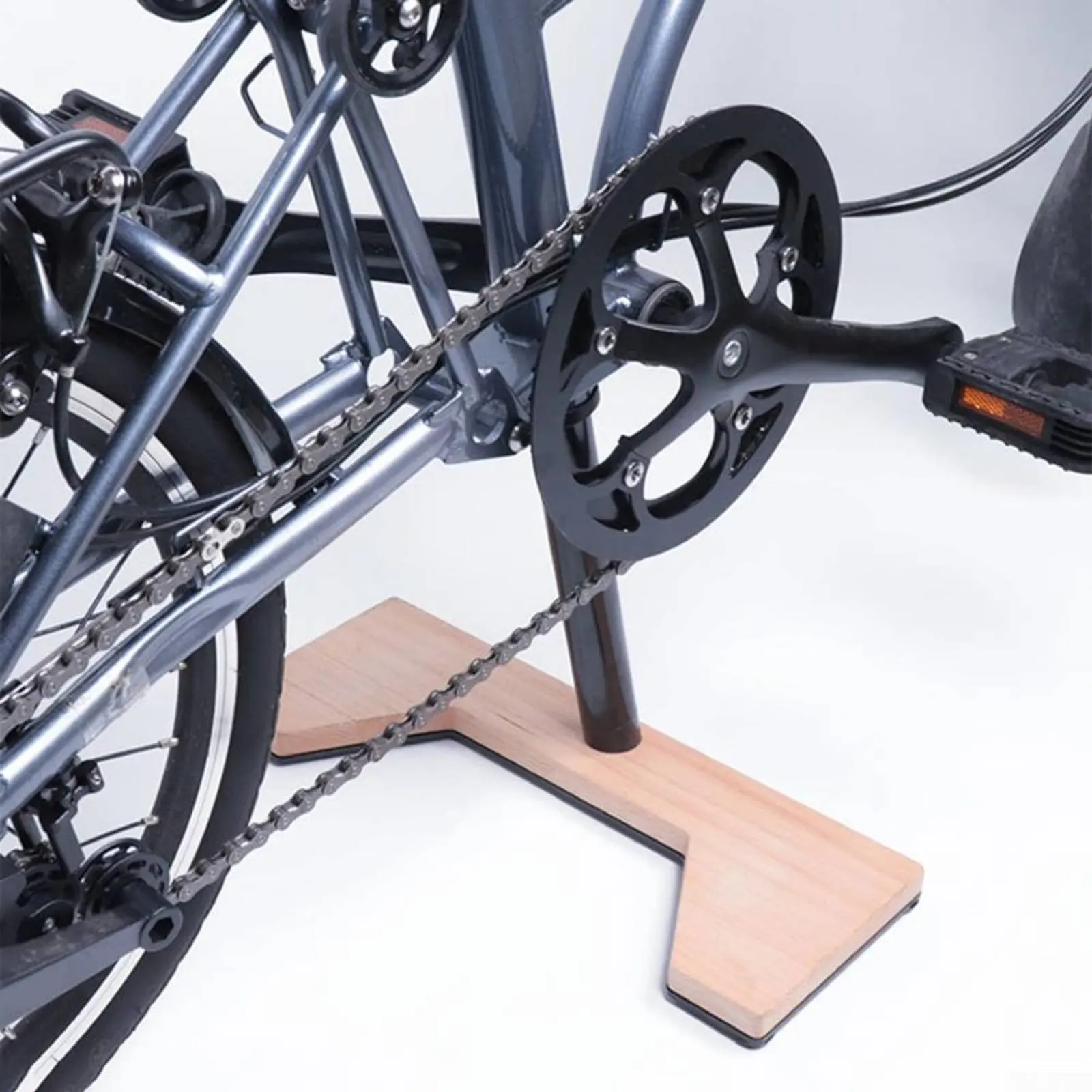 Folding Bike Display Stand Floor Protection Bike Maintenance Stand Repair Rack Anti-Slip Feet Easy Tuning for Home, Garage
Folding Bike Display Stand Floor Protection Bike Maintenance Stand Repair Rack Anti-Slip Feet Easy Tuning for Home, Garage