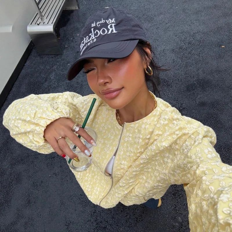 Куртка Кардиган Топ Бейсбольная форма Повседневная куртка женская с длинными рукавами Новая весенне-осенняя жаккардовая куртка
Куртка Кардиган Топ Бейсбольная форма Повседневная куртка женская с длинными рукавами Новая весенне-осенняя жаккардовая куртка