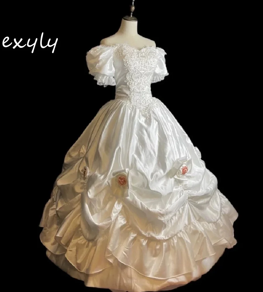 Understated Retro 80s Wedding Dress With Pleated 3D Florals Medieval Bridal Dress Short Sleeve Renaissance Period Customized
Understated Retro 80s Wedding Dress With Pleated 3D Florals Medieval Bridal Dress Short Sleeve Renaissance Period Customized