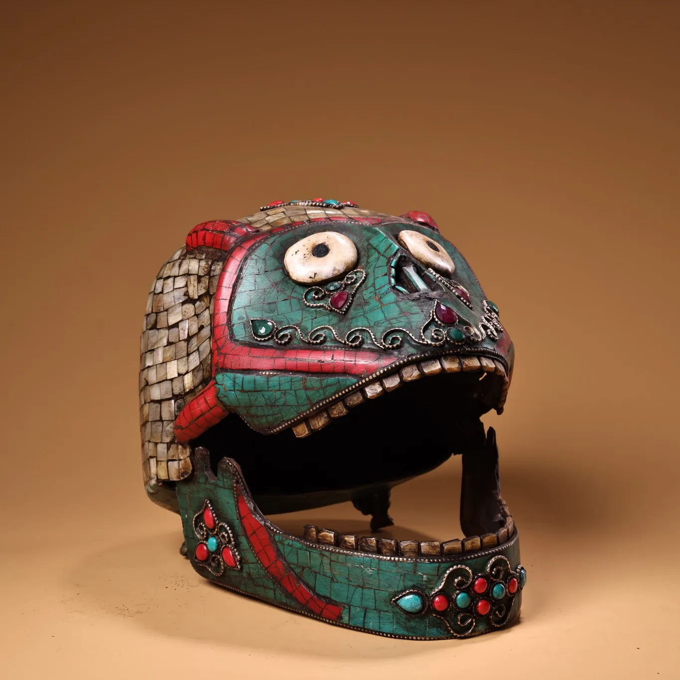6"Tibetan Temple Collection Old Bronze Outline in gold Mosaic Gem Turquoise Skull Head Monkey Head Mask Worship Hall Town house
6"Tibetan Temple Collection Old Bronze Outline in gold Mosaic Gem Turquoise Skull Head Monkey Head Mask Worship Hall Town house