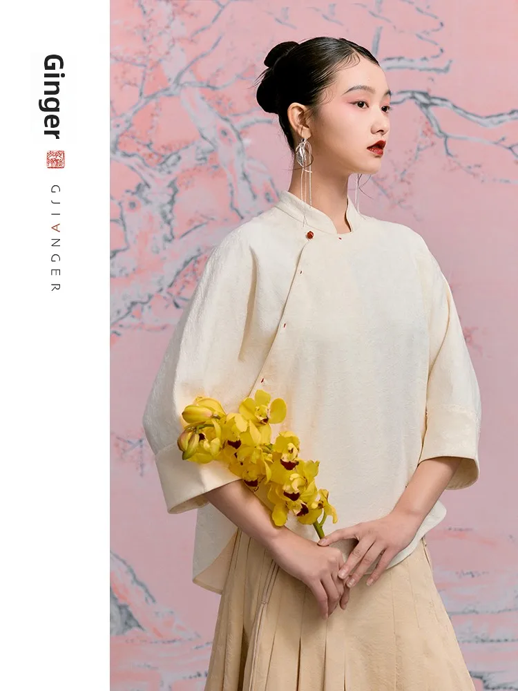 Новый китайский женский традиционный костюм, топ в стиле ретро, чайная одежда, хлопок, свободный крой, летний сезон, застежка на одной пуговице
Новый китайский женский традиционный костюм, топ в стиле ретро, чайная одежда, хлопок, свободный крой, летний сезон, застежка на одной пуговице