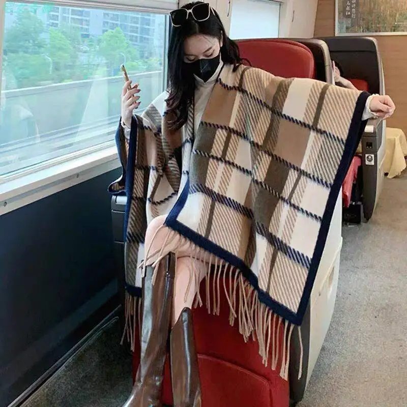Women's Winter Wrap Outerwear Travel Warm Shawl Coat Tassel Open Cardigan Style Versatile Fashionable Fake Cashmere Scarf
Women's Winter Wrap Outerwear Travel Warm Shawl Coat Tassel Open Cardigan Style Versatile Fashionable Fake Cashmere Scarf