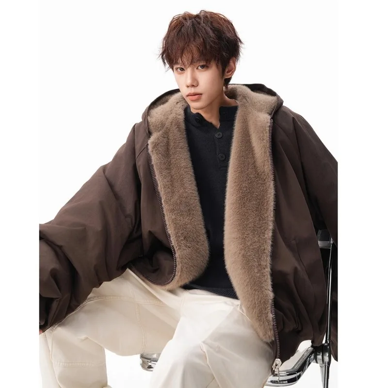 Men's Fashion 2025 Winter New Velvet High-end Long Sleeve Jacket Cotton Clothes and Thickened Double-sided Fur Integrated Coat
Men's Fashion 2025 Winter New Velvet High-end Long Sleeve Jacket Cotton Clothes and Thickened Double-sided Fur Integrated Coat