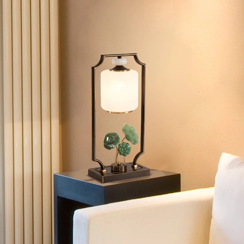 Zen new Chinese table lamp all copper ceramic living room bedroom bedside lamp Chinese style retro warm lotus leaf decorative la
Zen new Chinese table lamp all copper ceramic living room bedroom bedside lamp Chinese style retro warm lotus leaf decorative la