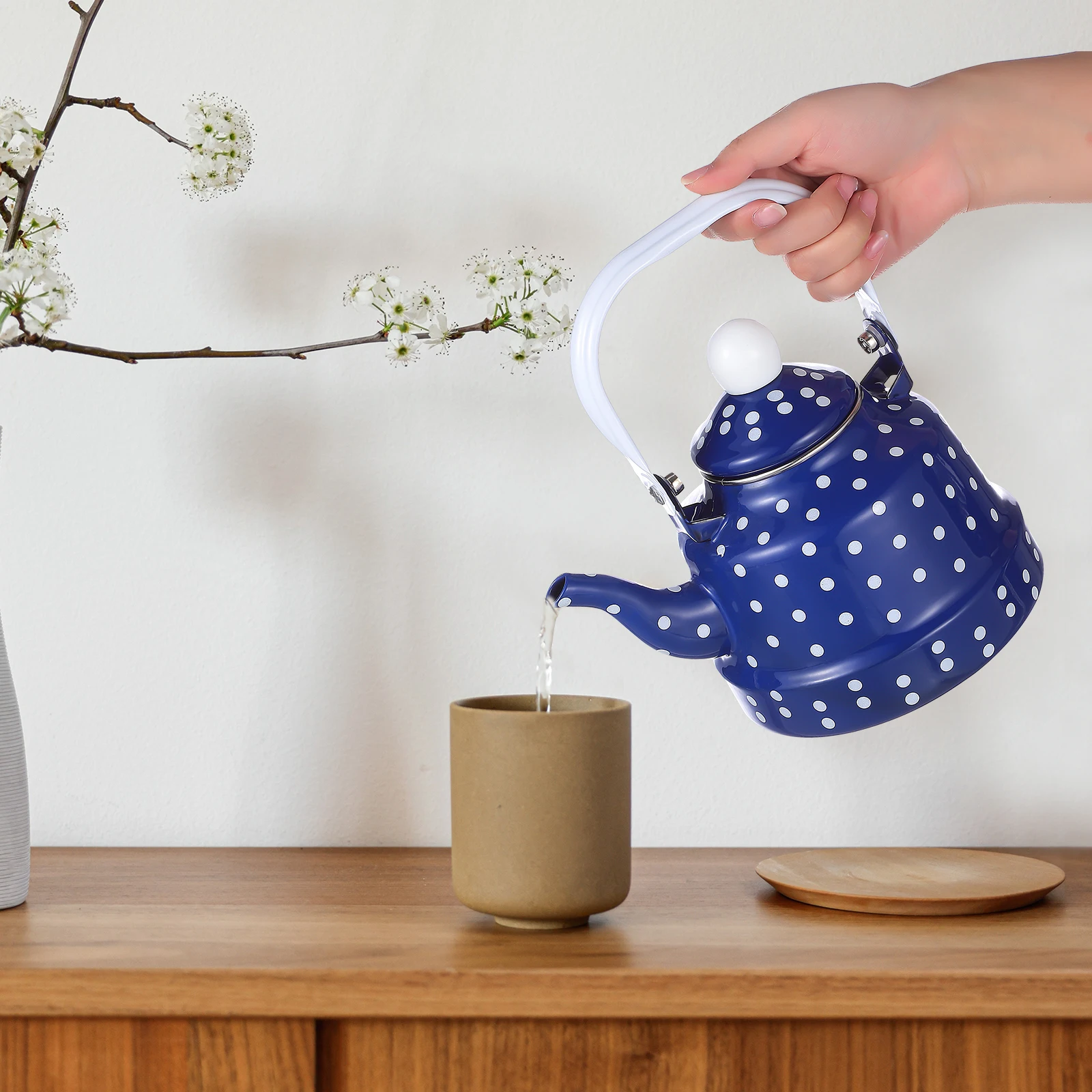 Ancient Bell Pot Vintage Teakettle Stovetop Enameled Whistling Teapot Kettles Ergonomic Handle Tight Lid Curved Spout Suitable
Ancient Bell Pot Vintage Teakettle Stovetop Enameled Whistling Teapot Kettles Ergonomic Handle Tight Lid Curved Spout Suitable