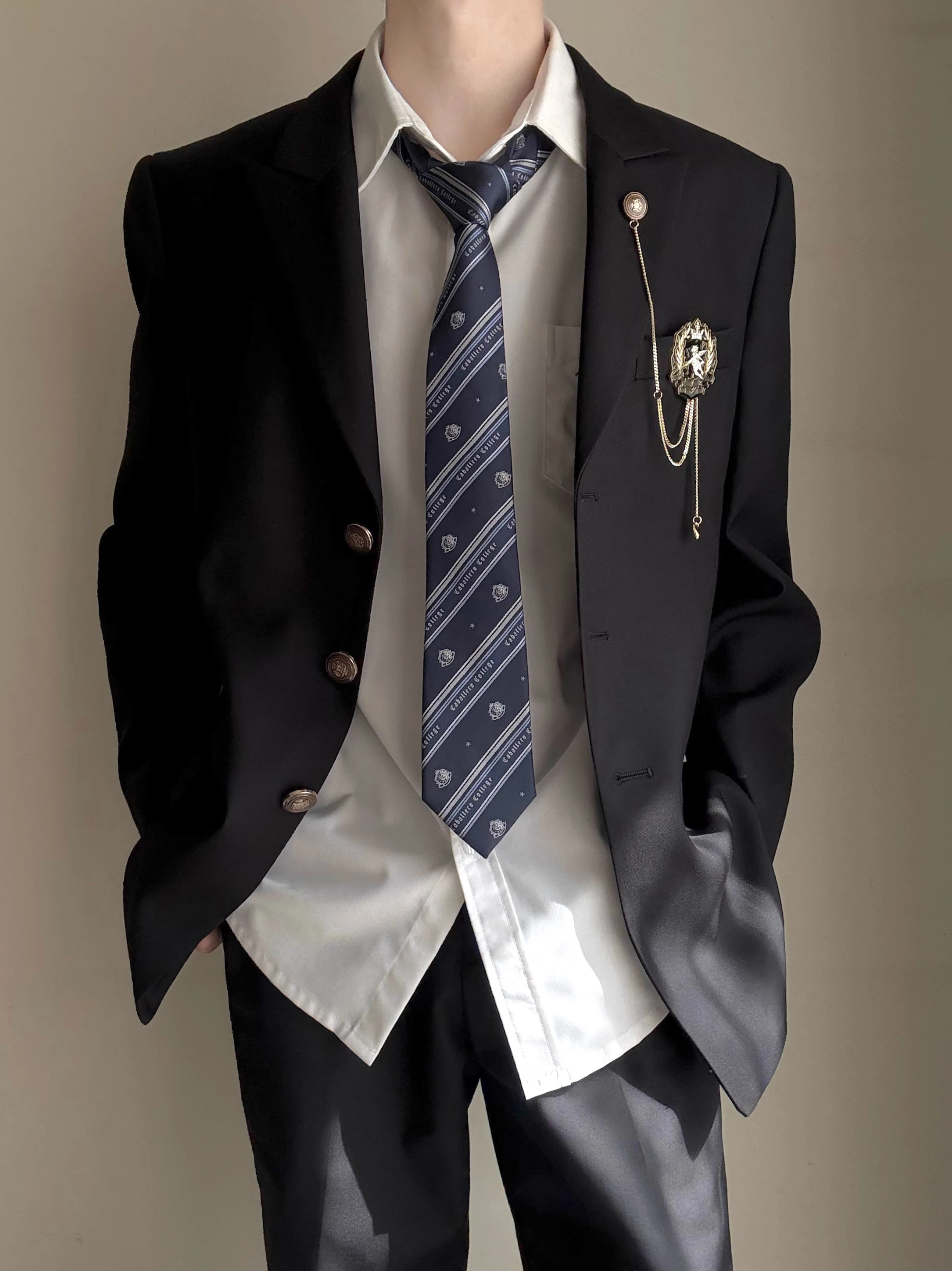 Black Casual Leisure Student Suit Set Unisex Standard Fit Long Sleeve Three Button Single Row Youthful Vitality Style DKJK Un...
Black Casual Leisure Student Suit Set Unisex Standard Fit Long Sleeve Three Button Single Row Youthful Vitality Style DKJK Un...