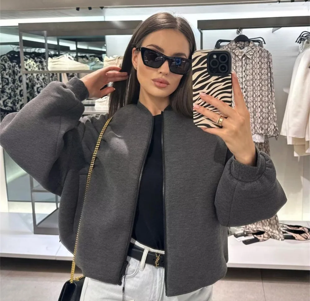 Grey Autumn Winter Solid Bombers Jackets for Women Loose Long Sleeve Short Zipper Coat Female Casual Pocket Jacket Outwear
Grey Autumn Winter Solid Bombers Jackets for Women Loose Long Sleeve Short Zipper Coat Female Casual Pocket Jacket Outwear