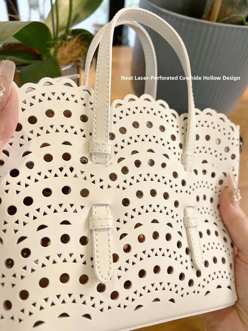 Romantic Hollow out Floral Carving Handbag Tote Buet Bag Vegetable Basket Bag Crossbody Small Leather Goods
Romantic Hollow out Floral Carving Handbag Tote Buet Bag Vegetable Basket Bag Crossbody Small Leather Goods