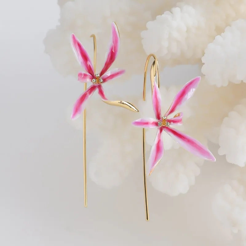 Boho Style French Sweet Design Enamel Hand-painted Long Hook Earrings Pink Lily New Style for Girlfriend Atmospheric Exquisite
Boho Style French Sweet Design Enamel Hand-painted Long Hook Earrings Pink Lily New Style for Girlfriend Atmospheric Exquisite