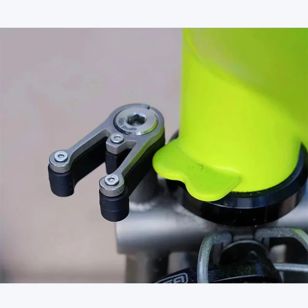 ZZ-3-color Folding Bicycle Front Fork Pipe Fittings Titanium + Carbon Steel for Brompton Bike Front Fork
ZZ-3-color Folding Bicycle Front Fork Pipe Fittings Titanium + Carbon Steel for Brompton Bike Front Fork