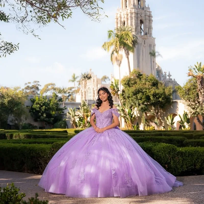 Блестящее лавандовое фиолетовое платье Quinceanera с открытыми плечами по индивидуальному заказу, аппликация с блестками, кружевное платье с кристаллами и бантом, платья de 15, Quinceanera
Блестящее лавандовое фиолетовое платье Quinceanera с открытыми плечами по индивидуальному заказу, аппликация с блестками, кружевное платье с кристаллами и бантом, платья de 15, Quinceanera