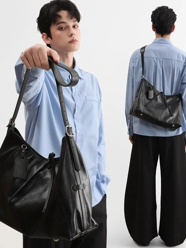Trendy Large Capacity Commuter Tote Bag Unisex Shoulder Crossbody Bag with Belt Decoration Soft Casual Magnetic Buckle Closure
Trendy Large Capacity Commuter Tote Bag Unisex Shoulder Crossbody Bag with Belt Decoration Soft Casual Magnetic Buckle Closure