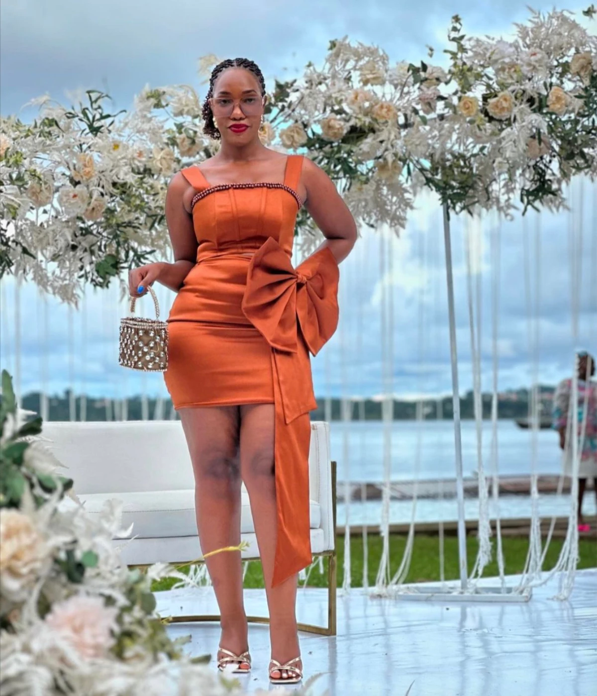 2024 Customized Orange Short Prom Dresses Beadings Straps Satin Bow Mini Graduation Wedding Party Dresses For Special Occasions
2024 Customized Orange Short Prom Dresses Beadings Straps Satin Bow Mini Graduation Wedding Party Dresses For Special Occasions