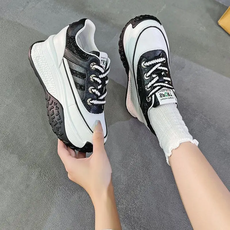 Boosted Height Internal Leather Sneakers Women Dad Shoes New Model 9CM Thick Bottom Casual Sports Breathable round Toe
Boosted Height Internal Leather Sneakers Women Dad Shoes New Model 9CM Thick Bottom Casual Sports Breathable round Toe