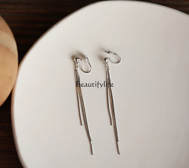 Long Tassel Ear Clips Non-Pierced Silver Classy and Face Slim-Looking High-Grade Earrings
Long Tassel Ear Clips Non-Pierced Silver Classy and Face Slim-Looking High-Grade Earrings