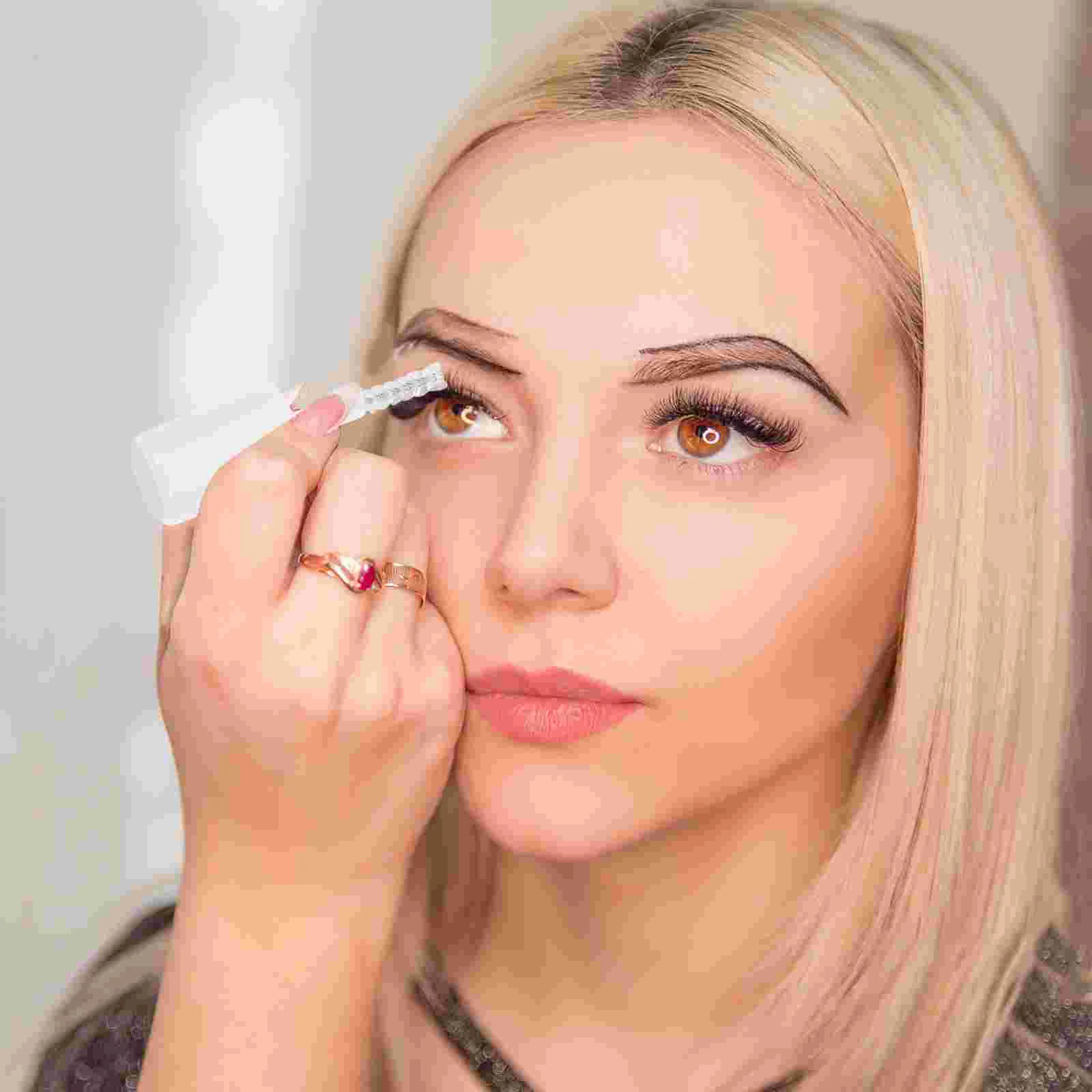 Eyelash Raincoat Clear Setting Gel Mascara Brow Eyebrow Styling Liquid Brows Makeup for Eyelashes Volume
Eyelash Raincoat Clear Setting Gel Mascara Brow Eyebrow Styling Liquid Brows Makeup for Eyelashes Volume